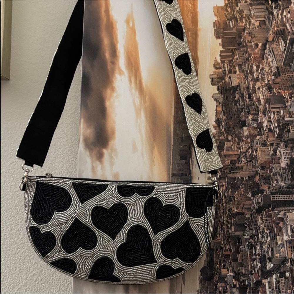 NWT Heart hand beaded Patterned Black and Silver Women's Bag
